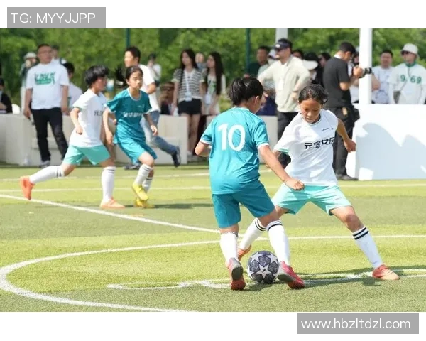 广州足球队区域防守战术解析与实战应用探讨 广州足球队区域防守战术解析与实战应用探讨