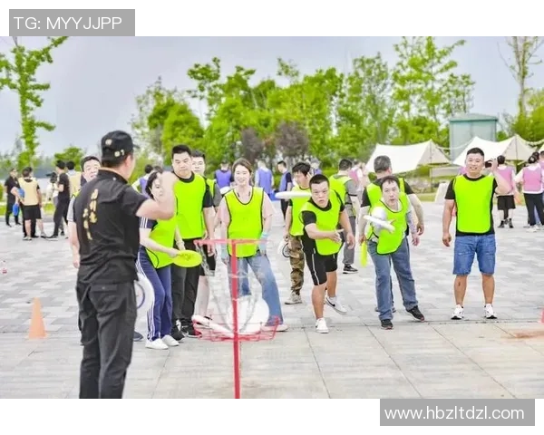 武汉飞盘队:团结协作的力量与飞盘运动的魅力探讨 武汉飞盘队:团结协作的力量与飞盘运动的魅力探讨